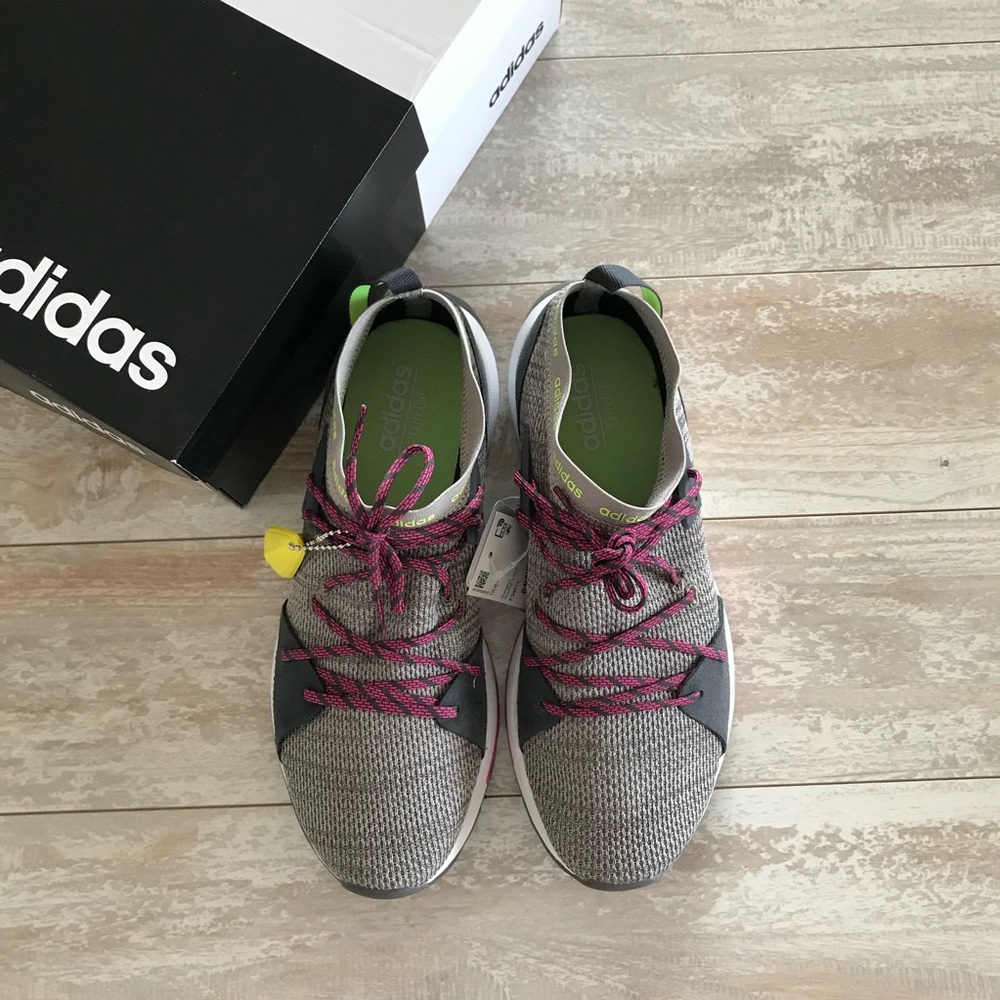 NWT Adidas Women’s Quesa Shoes - Picture 2 of 8